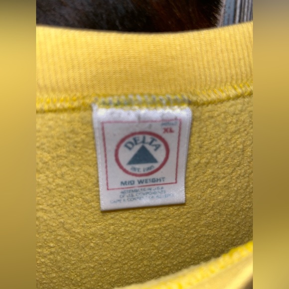 Las Vegas Nevada embroidered bright yellow pullover comfy sweatshirt size XL - Picture 3 of 5